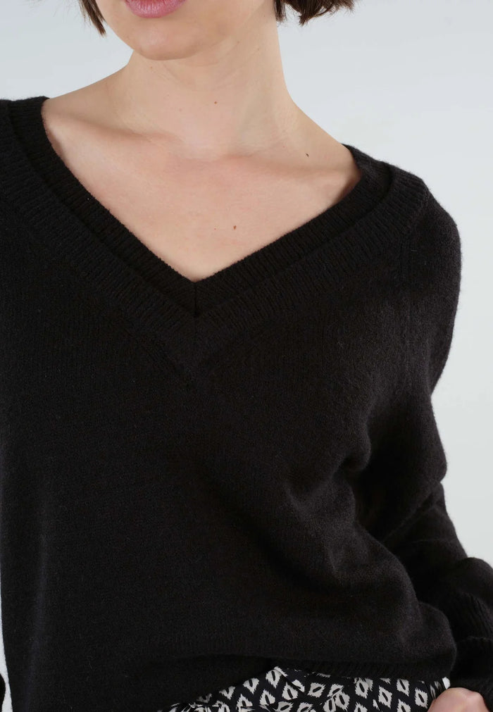 Deeluxe Berilde Pullover Sweater - Black