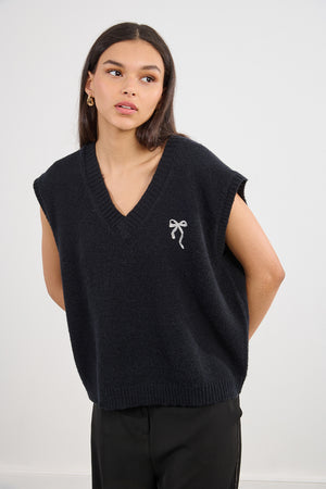 Lili Sidonio Knitted Sleeveless Vest - Black